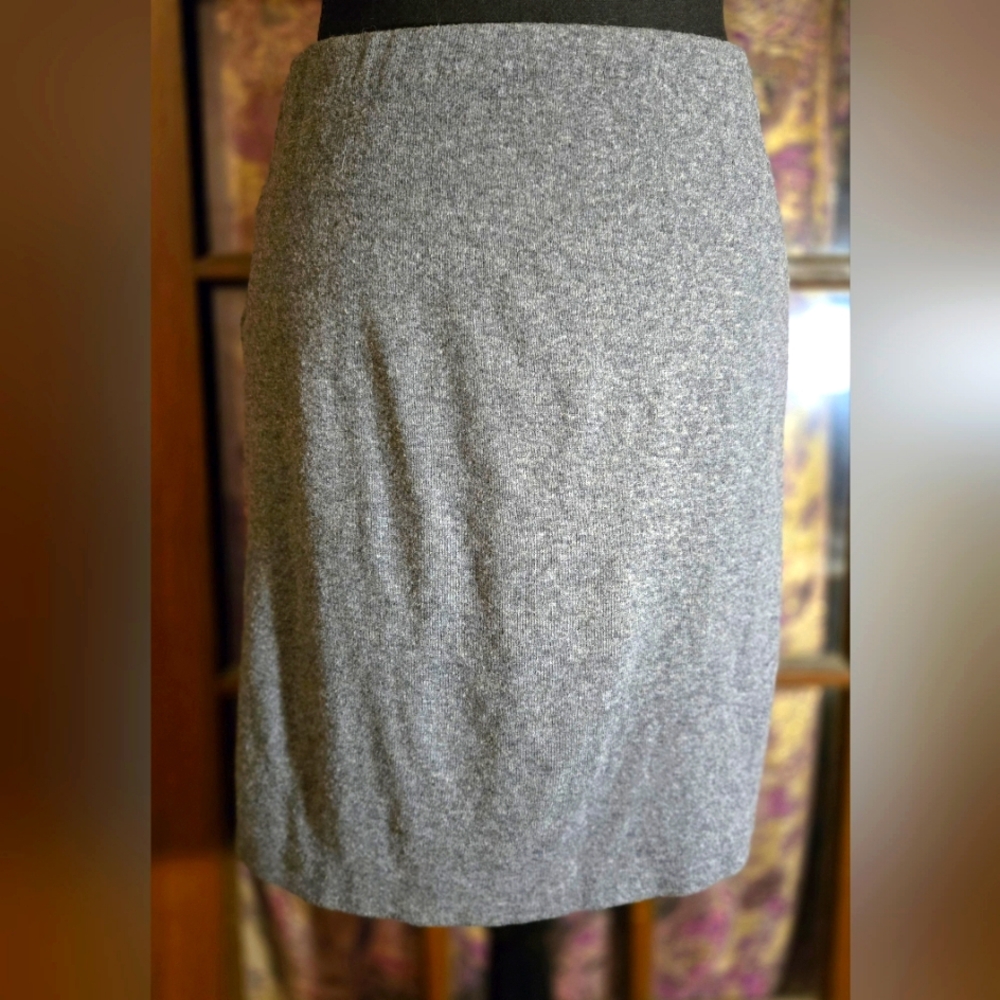 Elegant Grey Women's Skirt